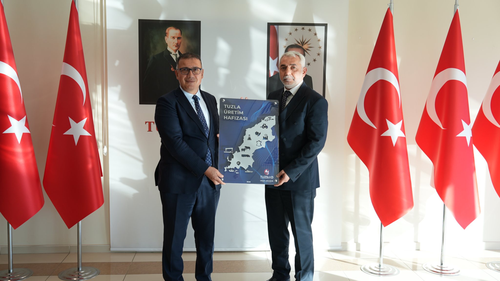 YÖNETİM KURULUMUZDAN TUZLA KAYMAKAMI ÜMİT HÜSEYİN GÜNEY'E ZİYARET!